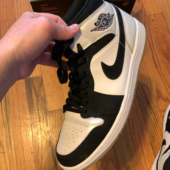 Selling Air Jordan 1 Mid SE ‘Diamond’. Size 8.5 Good condition Semi New. - Picture 7 of 11